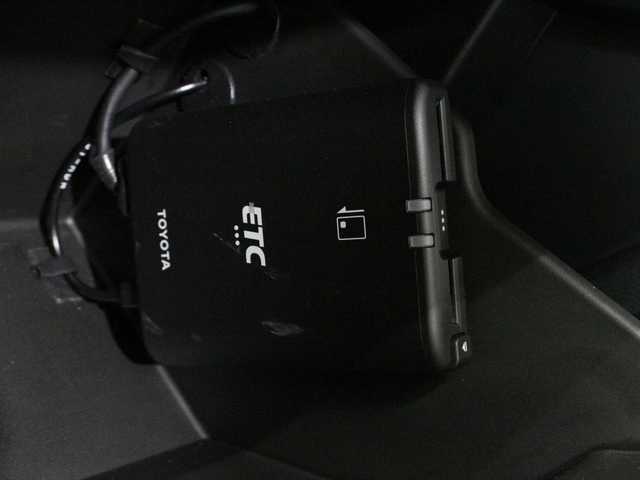 トヨタ ＧＲ８６ RZ 三重県 2022(令4)年 1.2万km クリスタルホワイトパール 6MT/純正メモリナビ /　ワンセグTV/CD/Bluetooth/ハーフレザーシート/・前席シートヒーター /クルーズコントロール/後側方警戒支援システム/ステアリングリモコン/ETC/純正18インチ10本スポークマットブラック塗装AW/シルバー加飾付LEDヘッドランプ/・オートライト/LEDフォグランプ/プッシュエンジンスタート/スマートキー