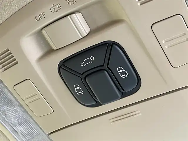 トヨタ アルファードハイブリット G 岩手県 2014(平26)年 5.9万km ゴールドパールクリスタルシャイン ワンオーナー/４WD/後席モニター/両側パワースライドドア/パワーバックドア/クルーズコントロール/クリアランスソナー/アダプティブフロントライティングシステム/ウォークスルー/オットマン/後席用オートエアコン/純正ナビ/フルセグTV/バックカメラ/ETC/ドライブレコーダー(本体未取り付け)/HIDヘッドランプ/フォグランプ/純正16インチアルミホイール