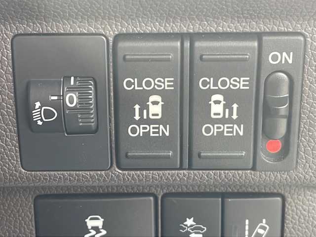 ホンダ フリード G センシング 三重県 2017(平29)年 4.7万km ホワイトオーキッドパール 純正ナビ/バックカメラ/純正ビルトインＥＴＣ/両側パワースライドドア/追従クルーズコントロール/レーンキープアシスト/ステアリングスイッチ/衝突軽減システム/先行車発進告知/標識認識システム/アイドリングストップ/ウォークスルー/電動格納ミラー/禁煙車