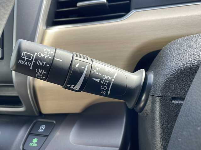 ホンダ フリード G センシング 三重県 2017(平29)年 4.7万km ホワイトオーキッドパール 純正ナビ/バックカメラ/純正ビルトインＥＴＣ/両側パワースライドドア/追従クルーズコントロール/レーンキープアシスト/ステアリングスイッチ/衝突軽減システム/先行車発進告知/標識認識システム/アイドリングストップ/ウォークスルー/電動格納ミラー/禁煙車