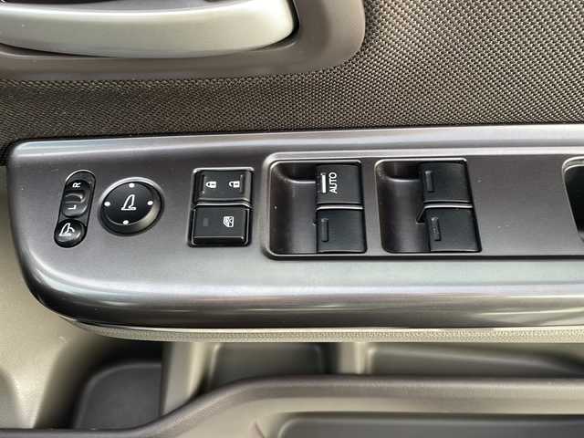 ホンダ フリード G センシング 三重県 2017(平29)年 4.7万km ホワイトオーキッドパール 純正ナビ/バックカメラ/純正ビルトインＥＴＣ/両側パワースライドドア/追従クルーズコントロール/レーンキープアシスト/ステアリングスイッチ/衝突軽減システム/先行車発進告知/標識認識システム/アイドリングストップ/ウォークスルー/電動格納ミラー/禁煙車