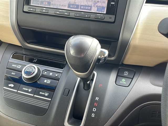 ホンダ フリード G センシング 三重県 2017(平29)年 4.7万km ホワイトオーキッドパール 純正ナビ/バックカメラ/純正ビルトインＥＴＣ/両側パワースライドドア/追従クルーズコントロール/レーンキープアシスト/ステアリングスイッチ/衝突軽減システム/先行車発進告知/標識認識システム/アイドリングストップ/ウォークスルー/電動格納ミラー/禁煙車