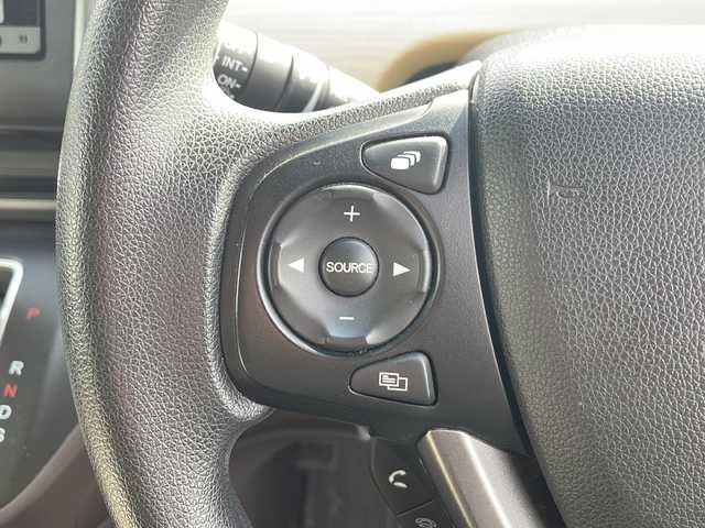 ホンダ フリード G センシング 三重県 2017(平29)年 4.7万km ホワイトオーキッドパール 純正ナビ/バックカメラ/純正ビルトインＥＴＣ/両側パワースライドドア/追従クルーズコントロール/レーンキープアシスト/ステアリングスイッチ/衝突軽減システム/先行車発進告知/標識認識システム/アイドリングストップ/ウォークスルー/電動格納ミラー/禁煙車