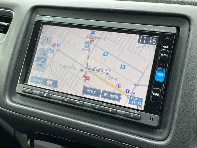 ホンダ ヴェゼル X 秋田県 2016(平28)年 10.9万km クリスタルブラックパール 純正ナビ　VXM-164VFI/　Bluetooth　CD　DVD　HDMI　USB　ラジオ/バックカメラ/ETC/LEDヘッドライト/（ロービーム、オートレベリング/オートライトコントロール機構付）/クルーズコントロール/クロームメッキ・エアコンアウトレットリング/クロームメッキ・インナードアハンドル/あんしんパッケージ/純正16インチアルミホイールサマータイヤ組積み込み/運転席＆助手席シートヒーター/運転席用i-SRSエアバッグシステム＆助手席用SRSエアバッグシステム/VSA（ABS+TCS+横すべり抑制）/エマージェンシーストップシグナルヒルスタートアシスト機能/エコアシスト（ECONモード、コーチング機能）/プラズマクラスター技術搭載フルオート・エアコンディショナー /電動格納式リモコンカラードドアミラー（LEDウインカー付）Hondaスマートキーシステム/電子制御パーキングブレーキ/オートブレーキホールド機能/常時発光式3眼メーター/本革巻ステアリングホイール/コンフォートビューパッケージ