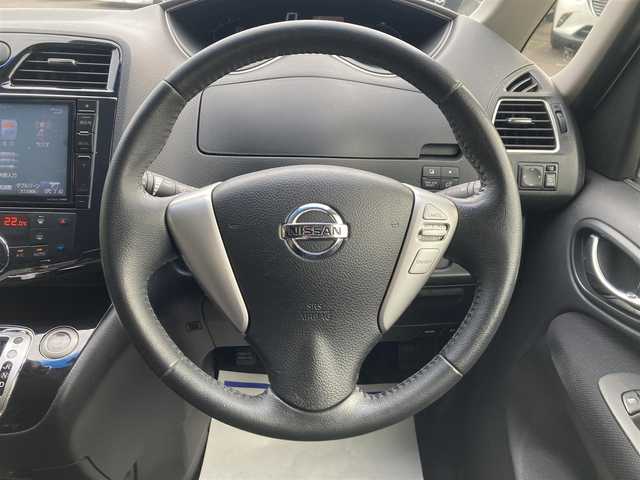 日産 セレナ ハイウェイスター Sハイブリッド 静岡県 2014(平26)年 9.7万km ブリリアントホワイトパール (株)IDOMが運営する【じしゃロン焼津店】の自社ローン専用車両になります。こちらは現金またはオートローンご利用時の価格です。自社ローンご希望の方は別途その旨お申付け下さい /社外ＳＤナビ/(フルセグＴＶ/Ｂｌｕｅｔｏｏｔｈ接続/ＣＤ/ＤＶＤ/ミュージックサーバー)/後席モニター/両側パワースライドドア/クルーズコントロール/ＨＩＤヘッドライト/オートライト/ＥＴＣ