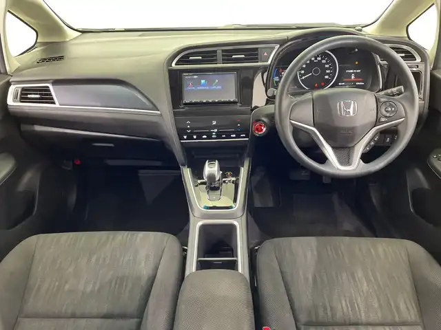 ホンダ シャトル ハイブリッド 栃木県 2022(令4)年 3.6万km ルナシルバーM 社外ナビ/(Bluetooth)/バックカメラ/ホンダセンシング/・衝突軽減ブレーキ/・誤発進抑制機能/・路外逸脱抑制機能/・アダプティブクルーズコントロール/ビルトインETC/前方ドラレコ/禁煙車/オートライト/横滑り防止装置/スマートキー/プッシュスタート/アイドリングストップ/ステアリングスイッチ/ウィンカーミラー/電動格納ミラー/社外フロアマット
