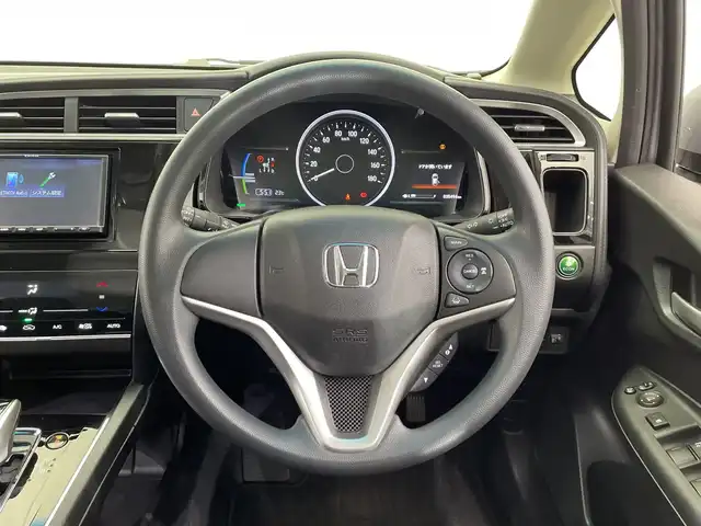 ホンダ シャトル ハイブリッド 栃木県 2022(令4)年 3.6万km ルナシルバーM 社外ナビ/(Bluetooth)/バックカメラ/ホンダセンシング/・衝突軽減ブレーキ/・誤発進抑制機能/・路外逸脱抑制機能/・アダプティブクルーズコントロール/ビルトインETC/前方ドラレコ/禁煙車/オートライト/横滑り防止装置/スマートキー/プッシュスタート/アイドリングストップ/ステアリングスイッチ/ウィンカーミラー/電動格納ミラー/社外フロアマット