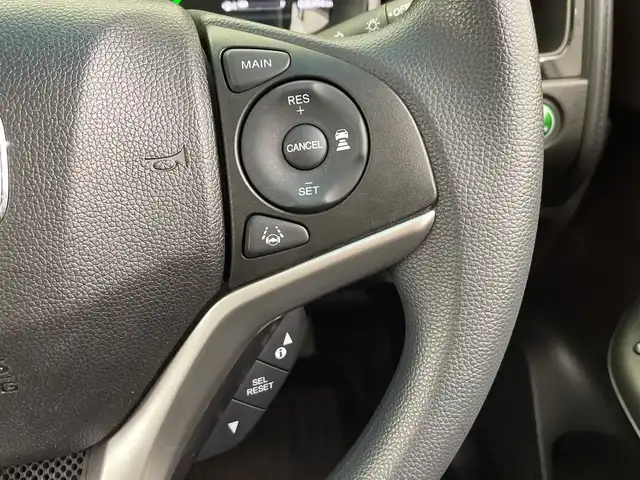 ホンダ シャトル ハイブリッド 栃木県 2022(令4)年 3.6万km ルナシルバーM 社外ナビ/(Bluetooth)/バックカメラ/ホンダセンシング/・衝突軽減ブレーキ/・誤発進抑制機能/・路外逸脱抑制機能/・アダプティブクルーズコントロール/ビルトインETC/前方ドラレコ/禁煙車/オートライト/横滑り防止装置/スマートキー/プッシュスタート/アイドリングストップ/ステアリングスイッチ/ウィンカーミラー/電動格納ミラー/社外フロアマット
