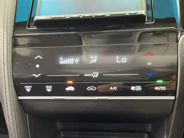 ホンダ シャトル ハイブリッド 栃木県 2022(令4)年 3.6万km ルナシルバーM 社外ナビ/(Bluetooth)/バックカメラ/ホンダセンシング/・衝突軽減ブレーキ/・誤発進抑制機能/・路外逸脱抑制機能/・アダプティブクルーズコントロール/ビルトインETC/前方ドラレコ/禁煙車/オートライト/横滑り防止装置/スマートキー/プッシュスタート/アイドリングストップ/ステアリングスイッチ/ウィンカーミラー/電動格納ミラー/社外フロアマット