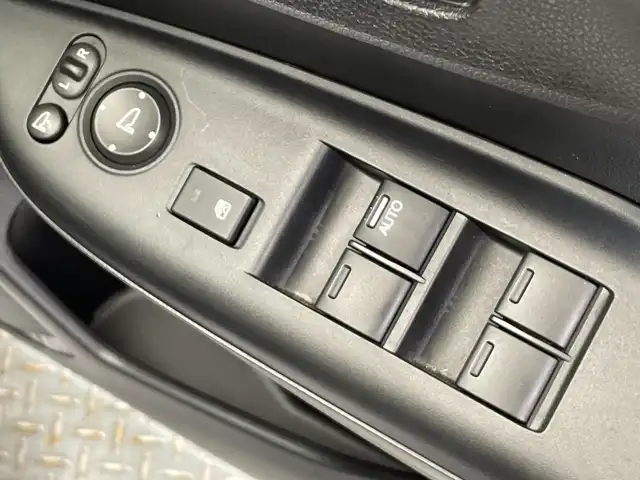 ホンダ シャトル ハイブリッド 栃木県 2022(令4)年 3.6万km ルナシルバーM 社外ナビ/(Bluetooth)/バックカメラ/ホンダセンシング/・衝突軽減ブレーキ/・誤発進抑制機能/・路外逸脱抑制機能/・アダプティブクルーズコントロール/ビルトインETC/前方ドラレコ/禁煙車/オートライト/横滑り防止装置/スマートキー/プッシュスタート/アイドリングストップ/ステアリングスイッチ/ウィンカーミラー/電動格納ミラー/社外フロアマット