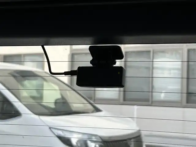 トヨタ ＲＡＶ４ G 福岡県 2024(令6)年 1.1万km プラチナホワイトパールマイカ ワンオーナー/純正ナビ（AM/FM/BT/フルセグTV）/ブラインドスポットモニター/ステアリングヒーター/レーダークルーズコントロール/全方位カメラ/前後ドライブレコーダー/ビルトインETC2.0/運転席パワーシート（メモリ付）/前席シートヒーター/前席エアシート/パワーバックドア/クリアランスソナー/ルーフレール/オートマチックハイビーム/純正フロアマット/純正18インチアルミホイール/スペアキー/取扱説明書/保証書