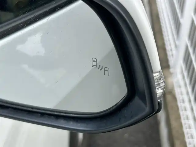 トヨタ ＲＡＶ４ G 福岡県 2024(令6)年 1.1万km プラチナホワイトパールマイカ ワンオーナー/純正ナビ（AM/FM/BT/フルセグTV）/ブラインドスポットモニター/ステアリングヒーター/レーダークルーズコントロール/全方位カメラ/前後ドライブレコーダー/ビルトインETC2.0/運転席パワーシート（メモリ付）/前席シートヒーター/前席エアシート/パワーバックドア/クリアランスソナー/ルーフレール/オートマチックハイビーム/純正フロアマット/純正18インチアルミホイール/スペアキー/取扱説明書/保証書