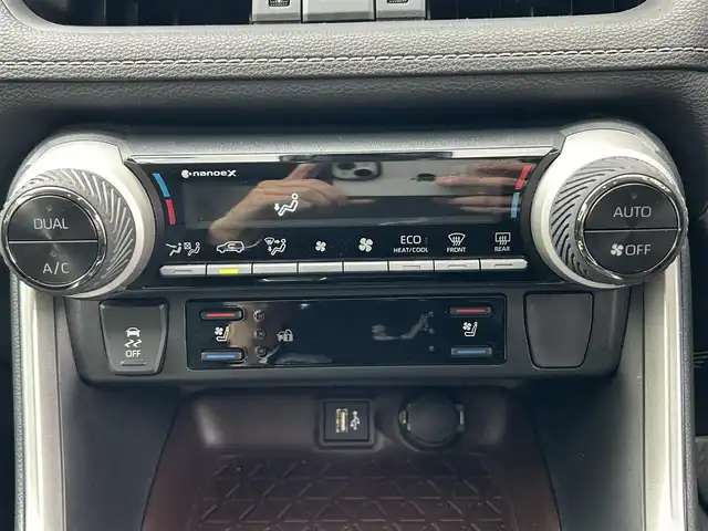 トヨタ ＲＡＶ４ G 福岡県 2024(令6)年 1.1万km プラチナホワイトパールマイカ ワンオーナー/純正ナビ（AM/FM/BT/フルセグTV）/ブラインドスポットモニター/ステアリングヒーター/レーダークルーズコントロール/全方位カメラ/前後ドライブレコーダー/ビルトインETC2.0/運転席パワーシート（メモリ付）/前席シートヒーター/前席エアシート/パワーバックドア/クリアランスソナー/ルーフレール/オートマチックハイビーム/純正フロアマット/純正18インチアルミホイール/スペアキー/取扱説明書/保証書