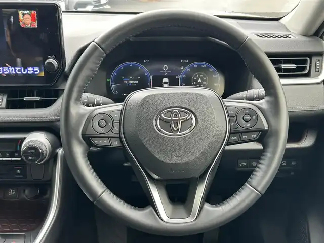 トヨタ ＲＡＶ４ G 福岡県 2024(令6)年 1.1万km プラチナホワイトパールマイカ ワンオーナー/純正ナビ（AM/FM/BT/フルセグTV）/ブラインドスポットモニター/ステアリングヒーター/レーダークルーズコントロール/全方位カメラ/前後ドライブレコーダー/ビルトインETC2.0/運転席パワーシート（メモリ付）/前席シートヒーター/前席エアシート/パワーバックドア/クリアランスソナー/ルーフレール/オートマチックハイビーム/純正フロアマット/純正18インチアルミホイール/スペアキー/取扱説明書/保証書