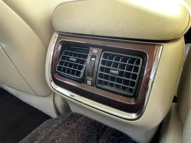 トヨタ クラウン ハイブリッド ロイヤルサルーンG 宮崎県 2014(平26)年 9.2万km プレシャスシルバー メーカーHDDナビ　/　AM FM CD DVD BT TV/全方位モニター/トヨタセーフティーセンス/　・プリクラッシュセーフティー/　・レーンキープアシスト/　・オートマチックハイビーム/レーダークルーズコントロール/シートヒーター/パワーシート/ドライブレコーダー/ETC車載器/社外レーダー/スマートキー/プッシュスタート/トランクイージークローザー