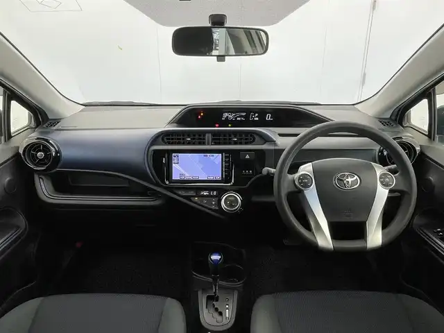 トヨタ アクア S 茨城県 2015(平27)年 8.9万km スーパーホワイトⅡ 純正ナビ/バックカメラ/ワンセグ/ETC/ドラレコ/シートヒーター/スマートキー/プッシュスタート
