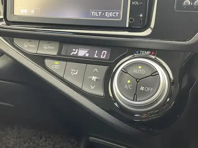 トヨタ アクア S 茨城県 2015(平27)年 8.9万km スーパーホワイトⅡ 純正ナビ/バックカメラ/ワンセグ/ETC/ドラレコ/シートヒーター/スマートキー/プッシュスタート