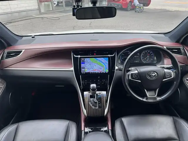 トヨタ ハリアー ハイブリッド エレガンス 愛知県 2014(平26)年 10.3万km ホワイトパールクリスタルシャイン 4WD/社外フローティング9型ナビ（CN-F1DVD）/CD/DVD/SD/BT/USB/フルセグTV/バックカメラ/ETC/ドラレコ/ハーフレザーシート/パワーシート/ステアリングスイッチ/純正ドアバイザー/純正フロアマット/スマートキー×2