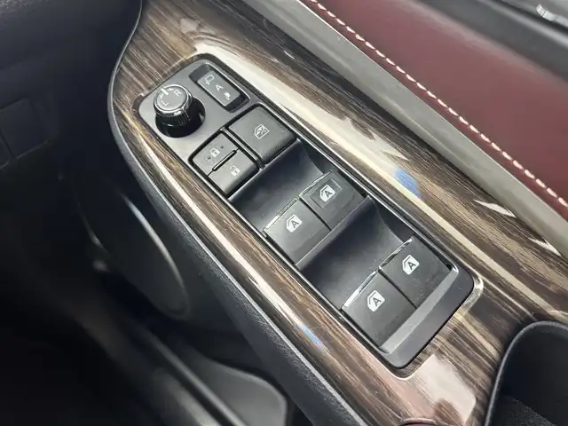 トヨタ ハリアー ハイブリッド エレガンス 愛知県 2014(平26)年 10.3万km ホワイトパールクリスタルシャイン 4WD/社外フローティング9型ナビ（CN-F1DVD）/CD/DVD/SD/BT/USB/フルセグTV/バックカメラ/ETC/ドラレコ/ハーフレザーシート/パワーシート/ステアリングスイッチ/純正ドアバイザー/純正フロアマット/スマートキー×2