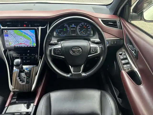 トヨタ ハリアー ハイブリッド エレガンス 愛知県 2014(平26)年 10.3万km ホワイトパールクリスタルシャイン 4WD/社外フローティング9型ナビ（CN-F1DVD）/CD/DVD/SD/BT/USB/フルセグTV/バックカメラ/ETC/ドラレコ/ハーフレザーシート/パワーシート/ステアリングスイッチ/純正ドアバイザー/純正フロアマット/スマートキー×2