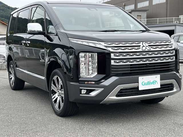 三菱 デリカＤ：５ P 山梨県 2019(平31)年 6.3万km エメラルドブラックパール/アイガーグレーメタリック e-Assist/　・衝突軽減ブレーキ/　・車線逸脱警報システム/　・オートマチックハイビーム/フリップダウンモニター/フロント・リアアンダーガーニッシュ/純正ナビ/　(CD/DVD/SD/USB/BT/iPod/フルセグ)/マルチアラウンドモニター/両側パワースライドドア/パワーバックドア/レーダークルーズコントロール/LEDオートライト/フォグランプ/シートヒーター/純正18インチアルミホイール/パドルシフト/フルタイム4WD/　(4WDセレクター)/フルオートエアコン/電動パーキングブレーキ/スマートキー/ETC