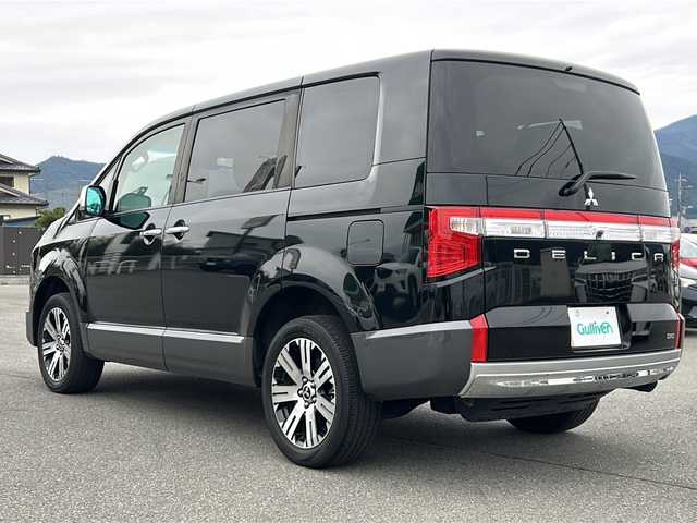 三菱 デリカＤ：５ P 山梨県 2019(平31)年 6.3万km エメラルドブラックパール/アイガーグレーメタリック e-Assist/　・衝突軽減ブレーキ/　・車線逸脱警報システム/　・オートマチックハイビーム/フリップダウンモニター/フロント・リアアンダーガーニッシュ/純正ナビ/　(CD/DVD/SD/USB/BT/iPod/フルセグ)/マルチアラウンドモニター/両側パワースライドドア/パワーバックドア/レーダークルーズコントロール/LEDオートライト/フォグランプ/シートヒーター/純正18インチアルミホイール/パドルシフト/フルタイム4WD/　(4WDセレクター)/フルオートエアコン/電動パーキングブレーキ/スマートキー/ETC