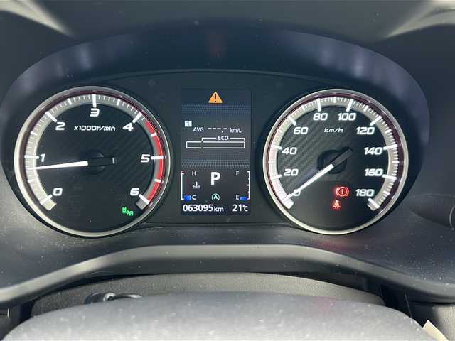 三菱 デリカＤ：５ P 山梨県 2019(平31)年 6.3万km エメラルドブラックパール/アイガーグレーメタリック e-Assist/　・衝突軽減ブレーキ/　・車線逸脱警報システム/　・オートマチックハイビーム/フリップダウンモニター/フロント・リアアンダーガーニッシュ/純正ナビ/　(CD/DVD/SD/USB/BT/iPod/フルセグ)/マルチアラウンドモニター/両側パワースライドドア/パワーバックドア/レーダークルーズコントロール/LEDオートライト/フォグランプ/シートヒーター/純正18インチアルミホイール/パドルシフト/フルタイム4WD/　(4WDセレクター)/フルオートエアコン/電動パーキングブレーキ/スマートキー/ETC