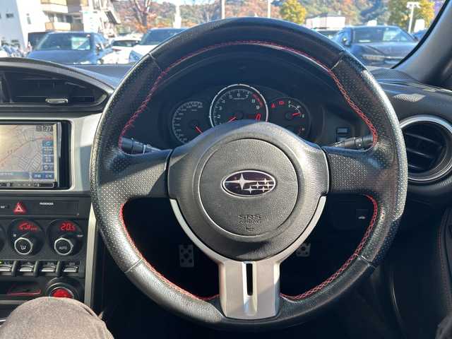 スバル ＢＲＺ S 大阪府 2013(平25)年 8.1万km クリスタルブラックシリカ ６ＭＴ　ＳＴｉエアロ　ＳＴｉマフラー　リアスポイラー　ＷＯＲＫ１８アルミホイール　前後ドラレコ　オートライト　スマートキー　フォグライト　プッシュスタート　シートカバー