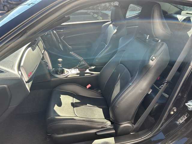 スバル ＢＲＺ S 大阪府 2013(平25)年 8.1万km クリスタルブラックシリカ ６ＭＴ　ＳＴｉエアロ　ＳＴｉマフラー　リアスポイラー　ＷＯＲＫ１８アルミホイール　前後ドラレコ　オートライト　スマートキー　フォグライト　プッシュスタート　シートカバー