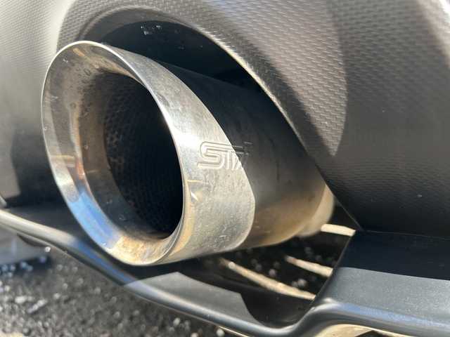 スバル ＢＲＺ S 大阪府 2013(平25)年 8.1万km クリスタルブラックシリカ ６ＭＴ　ＳＴｉエアロ　ＳＴｉマフラー　リアスポイラー　ＷＯＲＫ１８アルミホイール　前後ドラレコ　オートライト　スマートキー　フォグライト　プッシュスタート　シートカバー