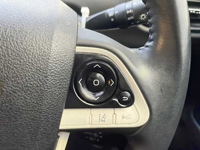 トヨタ プリウス Sセーフティプラス 新潟県 2018(平30)年 6.1万km アティチュードブラックマイカ 4WD/純正ナビ:NSZT-W66T/レーダークルーズコントロール/衝突軽減システム/前後コーナーセンサー/パーキングアシスト/レーンキ―プアシスト/ETC/ステアリングスイッチ/取扱説明書/保証書