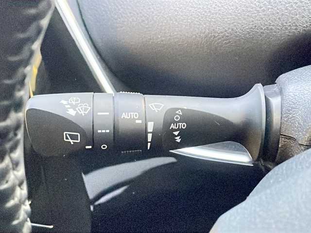 トヨタ プリウス Sセーフティプラス 新潟県 2018(平30)年 6.1万km アティチュードブラックマイカ 4WD/純正ナビ:NSZT-W66T/レーダークルーズコントロール/衝突軽減システム/前後コーナーセンサー/パーキングアシスト/レーンキ―プアシスト/ETC/ステアリングスイッチ/取扱説明書/保証書