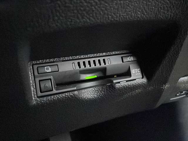 トヨタ プリウス Sセーフティプラス 新潟県 2018(平30)年 6.1万km アティチュードブラックマイカ 4WD/純正ナビ:NSZT-W66T/レーダークルーズコントロール/衝突軽減システム/前後コーナーセンサー/パーキングアシスト/レーンキ―プアシスト/ETC/ステアリングスイッチ/取扱説明書/保証書