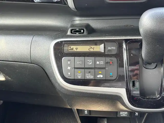 ホンダ Ｎ ＢＯＸ カスタム G ターボSSパッケージ 宮城県 2015(平27)年 8.6万km カトラリーシルバーM シティブレーキアクティブシステム/4WD/純正SDナビ/【CD・DVD・SD・ワンセグTV】/バックカメラ/両側パワースライドドア/クルーズコントロール/パドルシフト/前席シートヒーター/ステアリングスイッチ/横滑り防止装置/社外アルミ/オートライト/HIDヘッドライト/フォグライト/スマートキーX２/ETC
