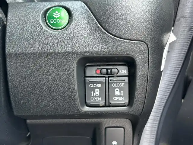 ホンダ Ｎ ＢＯＸ カスタム G ターボSSパッケージ 宮城県 2015(平27)年 8.6万km カトラリーシルバーM シティブレーキアクティブシステム/4WD/純正SDナビ/【CD・DVD・SD・ワンセグTV】/バックカメラ/両側パワースライドドア/クルーズコントロール/パドルシフト/前席シートヒーター/ステアリングスイッチ/横滑り防止装置/社外アルミ/オートライト/HIDヘッドライト/フォグライト/スマートキーX２/ETC