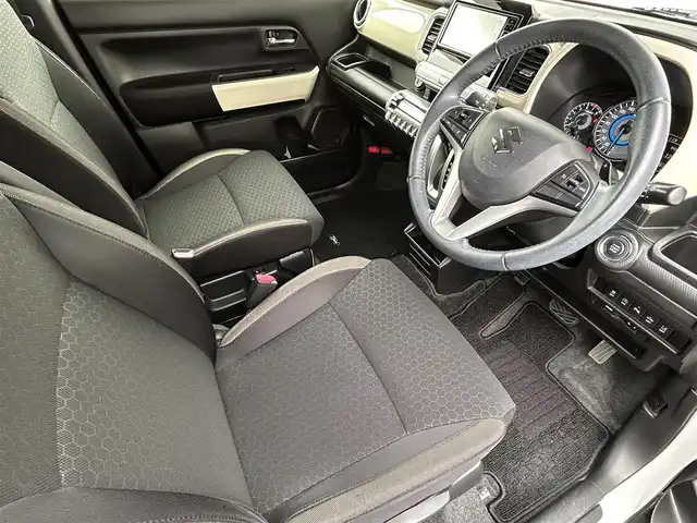 スズキ クロスビー HYBRID MZ 福岡県 2018(平30)年 9.2万km ピュアホワイトP ワンオーナー/社外メモリナビ【CN-RZ743W】/　(AM/FM/CD/DVD/Bluetooth/iPod/フルセグTV)/バックカメラ/スズキセーフティサポート/・レーザーレーダー/単眼カメラ/・デュアルセンサーブレーキサポート/・誤発進抑制機能/・車線逸脱警報/・ふらつき警報/・リヤパーキングセンサー/・後退時ブレーキサポート/・後方誤発進抑制機能/クルーズコントロール/オートライト/純正16インチアルミホイール/電格ウインカーミラー/前方ドライブレコーダー/純正ビルトインETC2.0/ASSURAレーダー探知機【AR-313EA】/パドルシフト/シートヒーター/シートバックテーブル×2/ISOFIX/保証書/取扱説明書/ナビ取扱説明書