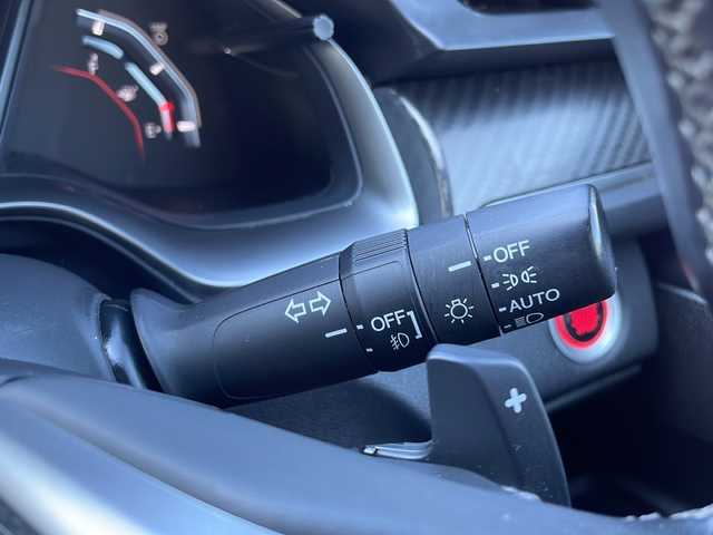 ホンダ シビック ハッチバック 山口県 2019(平31)年 6.6万km ホワイトオーキッドパール 純正SDナビ　【VXM-194VFi】/・Bluetooth接続/・DVD再生機能有/・フルセグテレビ/バックカメラ/ビルトインETC/パドルシフト/ホンダセンシング/・レーダークルーズコントロール/・車線維持支援システム/・路外逸脱抑制機能/・標識認識機能/・衝突軽減ブレーキ/シートヒーター/USB入力端子/純正フロアマット/スマートキー/プッシュスタート/スペアキー1本/純正18インチAW