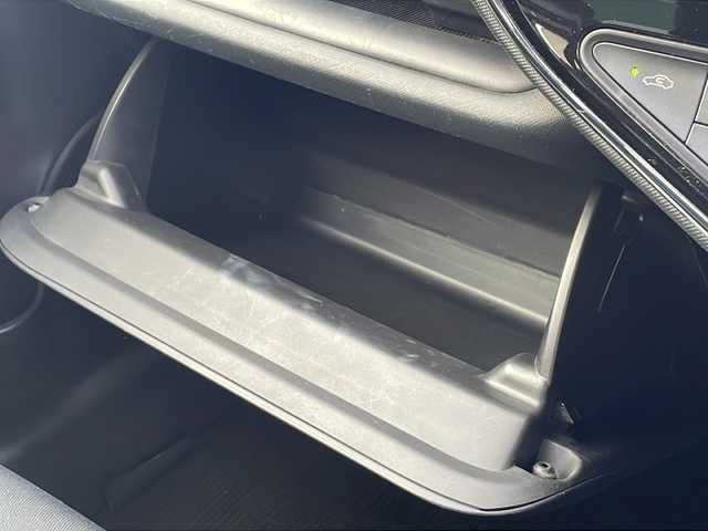 トヨタ アクア S スタイルブラック 徳島県 2018(平30)年 3.9万km シルバーM 純正7インチSDナビ/（Bluetooth/フルセグTV/CD/DVD/AM/FM）/バックカメラ/クリアランスソナー/オートライト/ステアリングリモコン/オートエアコン/ETC/純正ホイールキャップ/純正フロアマット/プッシュスタート/スマートキー/スペアキー
