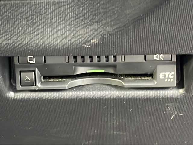 トヨタ アクア S スタイルブラック 徳島県 2018(平30)年 3.9万km シルバーM 純正7インチSDナビ/（Bluetooth/フルセグTV/CD/DVD/AM/FM）/バックカメラ/クリアランスソナー/オートライト/ステアリングリモコン/オートエアコン/ETC/純正ホイールキャップ/純正フロアマット/プッシュスタート/スマートキー/スペアキー