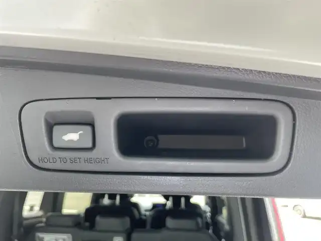 ホンダ ステップワゴン スパーダ eHEV 群馬県 2023(令5)年 2.4万km プラチナホワイトパール HondaSENSING/・衝突軽減ブレーキ/・先行車発信お知らせ機能/・路外逸脱抑制機能/・車線維持支援機能/・標識認識支援機能/・アダプティブクルーズコントロール/・ブラインドスポットインフォメーション/純正9インチナビ/（CD/DVD/ipod/Bluetooth/フルセグ）/10.1インチフリップダウンモニター/ＡｎｄｒｏｉｄＡｕｔｏ対応/ＡｐｐｌｅＣａｒＰｌａｙ対応/バックカメラ/両側パワースライドドア/パワーバックドア/ハーフレザーシート/プッシュスタート/アイドリングストップ/前席シートヒーター/ダブルエアコン/オートライト/ETC/前方ドライブレコーダー/ステアリングスイッチ/ドアバイザー/純正フロアマット/純正16インチAW/F/Rコーナーセンサー/保証書/取扱説明書/スペアキー×1