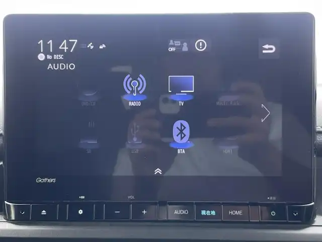 ホンダ ステップワゴン スパーダ eHEV 群馬県 2023(令5)年 2.4万km プラチナホワイトパール HondaSENSING/・衝突軽減ブレーキ/・先行車発信お知らせ機能/・路外逸脱抑制機能/・車線維持支援機能/・標識認識支援機能/・アダプティブクルーズコントロール/・ブラインドスポットインフォメーション/純正9インチナビ/（CD/DVD/ipod/Bluetooth/フルセグ）/10.1インチフリップダウンモニター/ＡｎｄｒｏｉｄＡｕｔｏ対応/ＡｐｐｌｅＣａｒＰｌａｙ対応/バックカメラ/両側パワースライドドア/パワーバックドア/ハーフレザーシート/プッシュスタート/アイドリングストップ/前席シートヒーター/ダブルエアコン/オートライト/ETC/前方ドライブレコーダー/ステアリングスイッチ/ドアバイザー/純正フロアマット/純正16インチAW/F/Rコーナーセンサー/保証書/取扱説明書/スペアキー×1