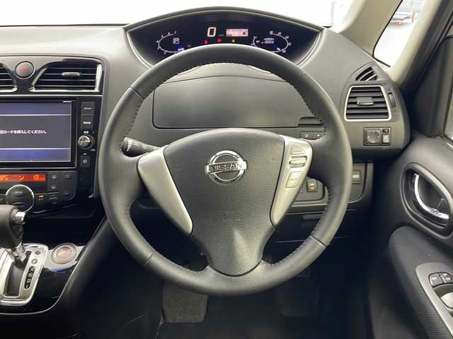 日産 セレナ HWS S HV Vセレ +Sefty 大阪府 2015(平27)年 4.3万km タイガーアイブラウン 純正8インチナビ/AM/FM/CD/DVD/BT/AUX/SD/ワンセグTV/カロッツェリア後席フリップダウンモニター/バックカメラ/両側パワースライドドア/クルーズコントロール/オートエアコン/後席エアコン/純正フロアマット/純正16インチアルミホイール/LEDヘッドライト/フォグランプ/スマートキー/スペアキ―