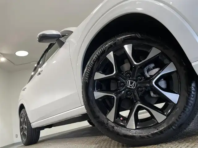 ホンダ ＺＲ－Ｖ ハイブリッド e:HEV Z 愛知県 2023(令5)年 1.4万km プラチナホワイトパール 純正9インチナビ/（Bluetooth/AM/FM/フルセグTV）/BOSEサウンド/衝突軽減ブレーキ/アラウンドビューモニター/レーダークルーズコントロール/ETC2.0/シートヒーター/LEDヘッドライト/ドライブレコーダー/ワイヤレス充電/ステアリングヒーター/パワーシート/電動リアゲート/コーナーセンサー/スマートキー/純正18インチAW