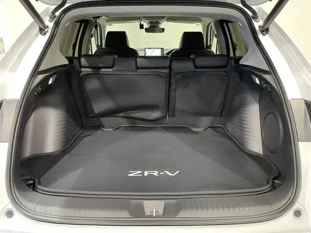 ホンダ ＺＲ－Ｖ ハイブリッド e:HEV Z 愛知県 2023(令5)年 1.4万km プラチナホワイトパール 純正9インチナビ/（Bluetooth/AM/FM/フルセグTV）/BOSEサウンド/衝突軽減ブレーキ/アラウンドビューモニター/レーダークルーズコントロール/ETC2.0/シートヒーター/LEDヘッドライト/ドライブレコーダー/ワイヤレス充電/ステアリングヒーター/パワーシート/電動リアゲート/コーナーセンサー/スマートキー/純正18インチAW