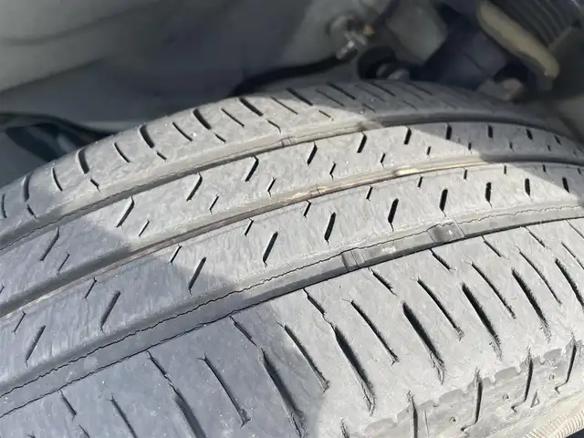 日産 ノート e－パワー X 東京都 2018(平30)年 2.6万km ブリリアントシルバー 走行支援/踏み間違い衝突防止アシスト/低速衝突軽減ブレーキ/LDW（車線逸脱警報）/インテリジェントエマージェンシーブレーキ/純正メモリーナビ（MM317D-W)/バックカメラ/ドライブレコーダー（DRY-ST2000)/ETC/エンジンプッシュボタン/スマートキー/電動格納ミラー/純正マット/スペアキー１本/保証書・取説