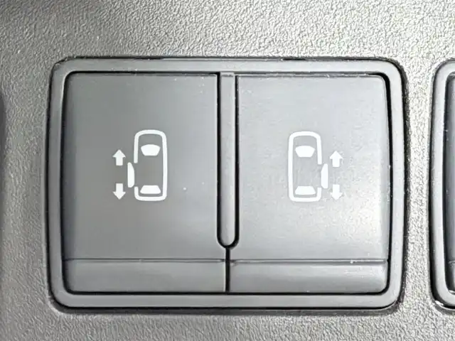 日産 セレナ HWS S HV Vセレ +SeftyⅡ 大阪府 2016(平28)年 7.4万km ダイヤモンドブラック 全方位カメラ　後席モニター　純正ナビＴＶ　クルコン　両側パワスラ　衝突軽減　ＥＴＣ　ドラレコ　レーンアシスト　クリアランスソナー　ＬＥＤヘッドライト　オートライト　スマートキー　プッシュスタート