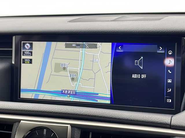 レクサス ＩＳ 300h バージョンL 千葉県 2018(平30)年 2.7万km ソニックチタニウム 衝突軽減ブレーキ/レーダークルーズコントロール/レーンキープアシスト/純正メーカーナビ/BT フルセグ CD DVD ブルーレイ/バックカメラ/ビルトインETC/ブラインドスポットモニター/コーナーセンサー/前後ドライブレコーダー/パドルシフト/リアオートサンシェード/黒赤革シート/前席エアーシート/シートヒーター/オートライト/オートハイビーム/LEDヘッドライト/純正フロアマット/純正アルミホイール/プッシュスタート/スマートキー