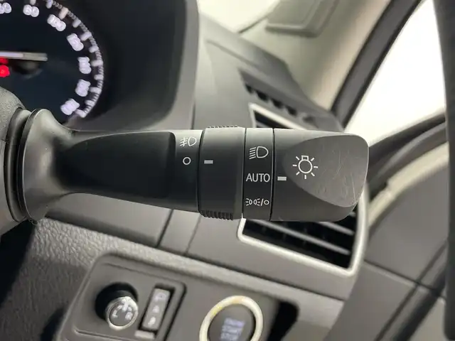 トヨタ ランドクルーザー プラド TX Lパッケージ ブラックED 埼玉県 2023(令5)年 0.7万km ホワイトパールクリスタルシャイン サンルーフ　純正９型ナビ　全方位カメラ　シートヒーター　エアシート　ＬＥＤヘッドライト　ＢＳＭ　ＥＴＣ　フルセグ　追従走行　ＭＴモード付ＡＴ　電動格納サードシート　ルーフレール　オートハイビーム