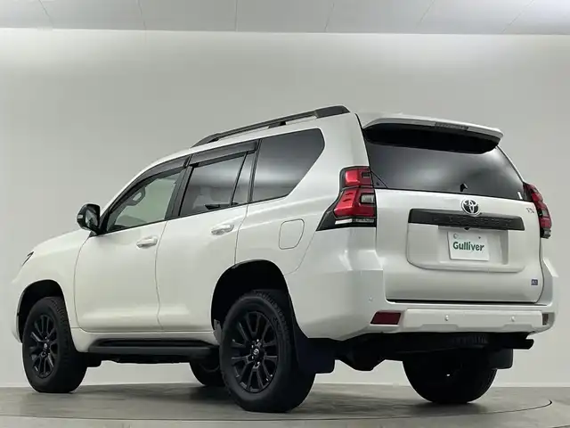 トヨタ ランドクルーザー プラド TX Lパッケージ ブラックED 埼玉県 2023(令5)年 0.7万km ホワイトパールクリスタルシャイン サンルーフ　純正９型ナビ　全方位カメラ　シートヒーター　エアシート　ＬＥＤヘッドライト　ＢＳＭ　ＥＴＣ　フルセグ　追従走行　ＭＴモード付ＡＴ　電動格納サードシート　ルーフレール　オートハイビーム