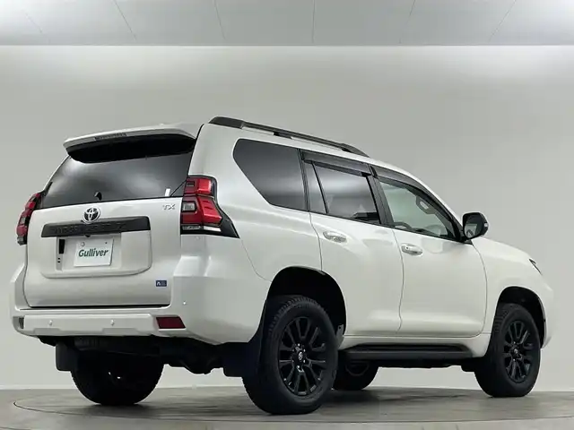 トヨタ ランドクルーザー プラド TX Lパッケージ ブラックED 埼玉県 2023(令5)年 0.7万km ホワイトパールクリスタルシャイン サンルーフ　純正９型ナビ　全方位カメラ　シートヒーター　エアシート　ＬＥＤヘッドライト　ＢＳＭ　ＥＴＣ　フルセグ　追従走行　ＭＴモード付ＡＴ　電動格納サードシート　ルーフレール　オートハイビーム